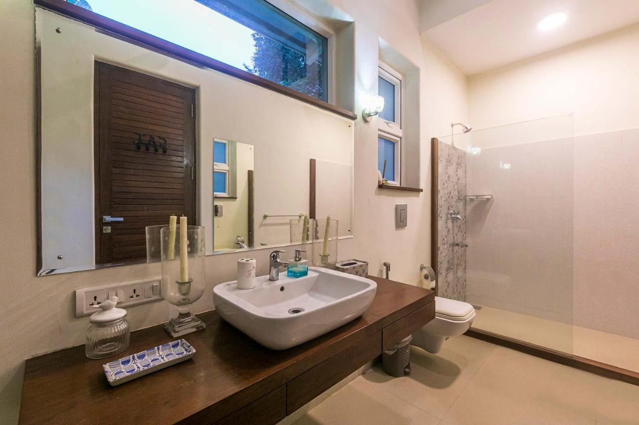 Hamptons Charm By Stayvista Luxury 5Br With Pool, Lawn & Table Tennis Alibag Exterior photo