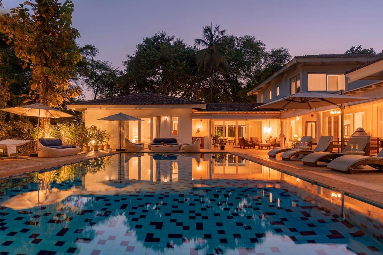 Hamptons Charm By Stayvista Luxury 5Br With Pool, Lawn & Table Tennis Alibag Exterior photo